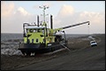 Schip van Rijkswaterstaat losgeslagen bij Holwerd [+foto]