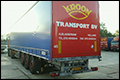 Dieven snijden bijna 30 trailers open in Alblasserdam[+foto] 