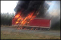 Vrachtwagentrailer in de brand op A67 [+foto]