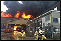 Zeer grote brand in bedrijfspand Vlaardingen [+foto]