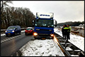 Vrachtwagen komt tegen de vangrail tot stilstand in Heeswijk-Dinther [+foto]