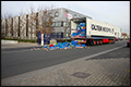 Vrachtwagen verliest lading kip in Nijkerk [+foto]