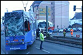 Vrachtwagen rijdt tram uit de rails: 8 gewonden [+foto's]