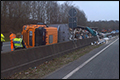 Gekantelde vrachtwagen blokkeert Duitse A43 [+foto]