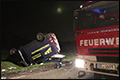 Vrachtwagen rijdt in op exceptioneel transport en camper: één dode [+video]