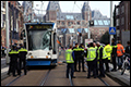 Vrachtwagen en tram botsen in Amsterdam [+foto's]