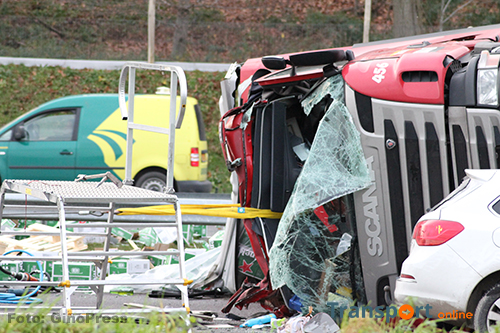 Vrachtwagenchauffeur overleden bij ongeval op A4 [+foto+update]