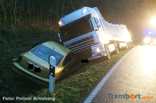Drie gewonden bij aanrijding tussen auto's en vrachtwagen op Duitse L735 [+foto]