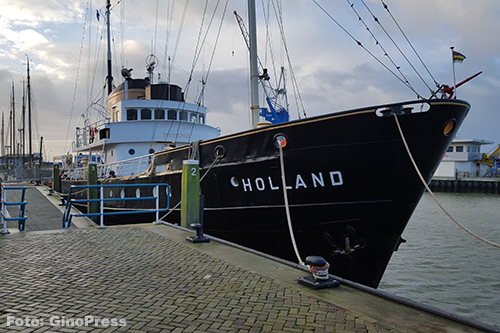 Gemeente Harlingen blundert met sponsorcontract sleepboot Holland