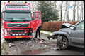 Aanrijding tussen vrachtwagen en auto in Zevenhuizen [+foto]