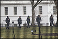 Kleine drone landt in tuin van Witte Huis