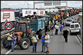 Boze boeren blokkeren snelweg Lille-Parijs