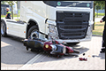 Motorrijder gewond na aanrijding met vrachtwagen in Veghel [+foto]
