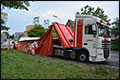 Vrachtwagen blijkt te hoog voor tunnel in Boskoop [+foto]