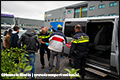 Chauffeur ontdekt zeven illegale vluchtelingen in vrachtwagen in Wijchen [+foto's]