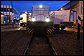 Locomotief rijdt op vrachtwagen in Vlaardingen [+foto's]