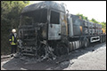 Vrachtwagen brandt uit op Duitse A46 [+foto's]