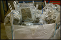 Aanhouding douanemedewerker leidt naar 2.800 kilo hennep in container [+foto]