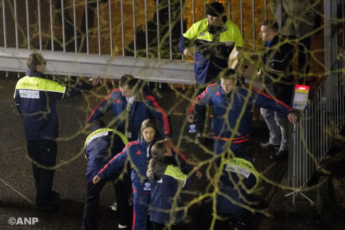 BREAKING: Voetbalstadion Hannover wordt ontruimd [+foto's]