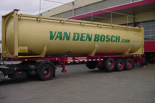 Gestolen containerchassis met container van Van den Bosch terecht