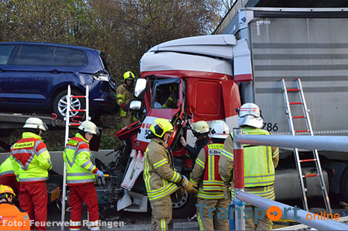 Vrachtwagenchauffeur ernstig gewond bij ongeval op Duitse A3 [+foto's]