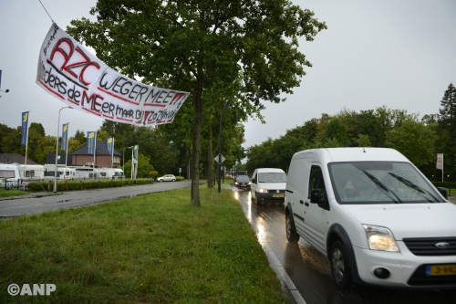 Azc-betoging Enschede voortijdig beëindigd