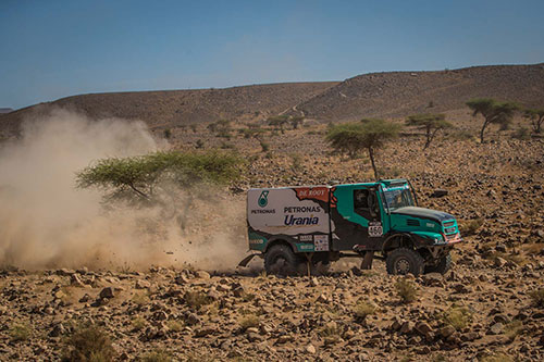 OiLibya Rally: Vier trucks Team Petronas Iveco De Rooy in top 5