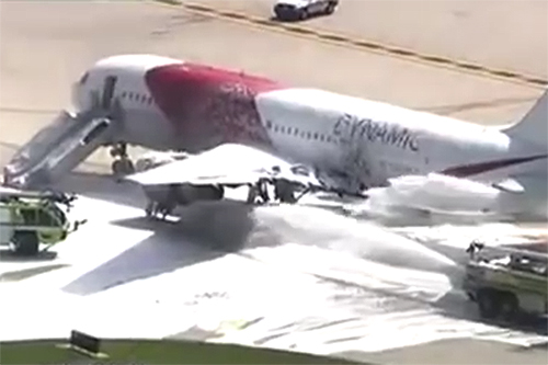 Brandend vliegtuig ontruimd op  Fort Lauderdale-Hollywood International Airport [+foto's/video]