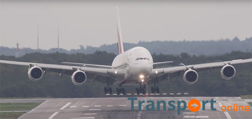 Spectaculaire beelden: landing Airbus in hevige storm (+video)