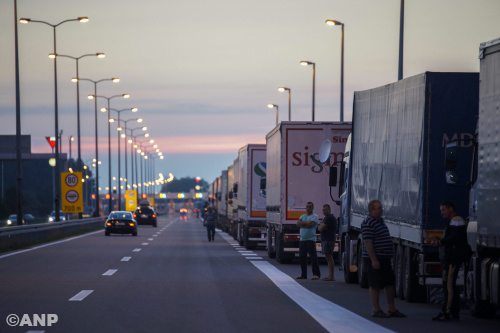 'Nog altijd verbod vrachtverkeer Servië'