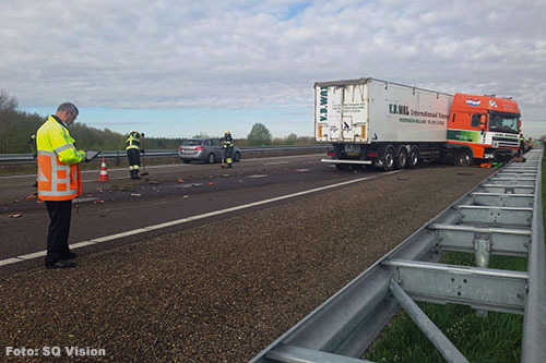 Twee ongevallen met vrachtwagens op A67 [+foto's]