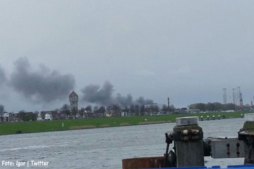 Grote brand in haven IJmuiden [+foto's]