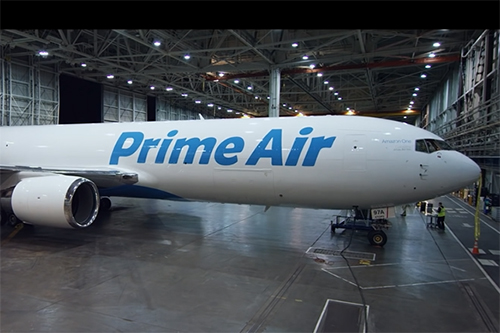Amazon presenteert vrachtvliegtuig 'Amazon One' [+video]