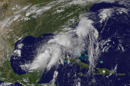 Florida zet zich schrap voor orkaan Hermine