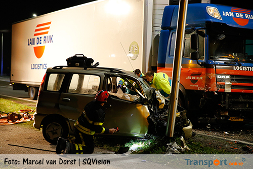 Dode na aanrijding met vrachtwagen in Oosteind [+foto]