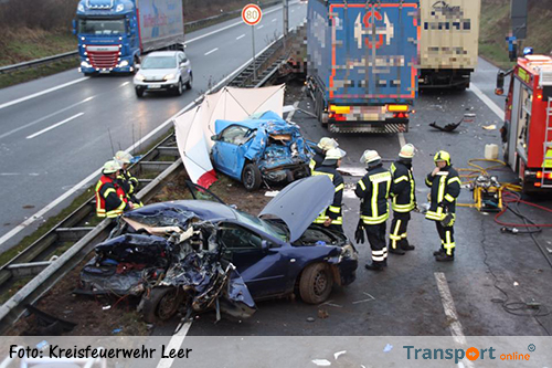 Dode bij ongeval met meerdere vrachtwagens en auto's op Duitse A31 [+foto's]