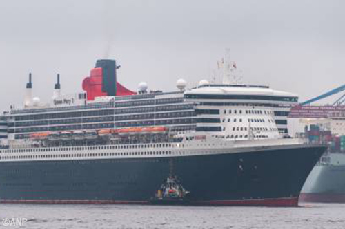 Britse valt op Atlantische Oceaan van cruiseschip Queen Mary 2