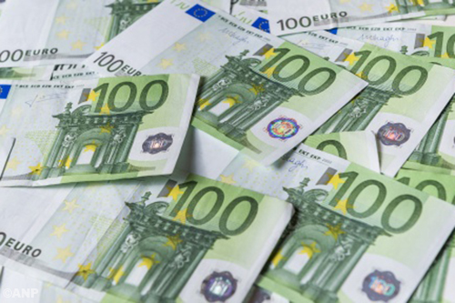 Automobilist op A1 gepakt met 170.000 euro in doos 
