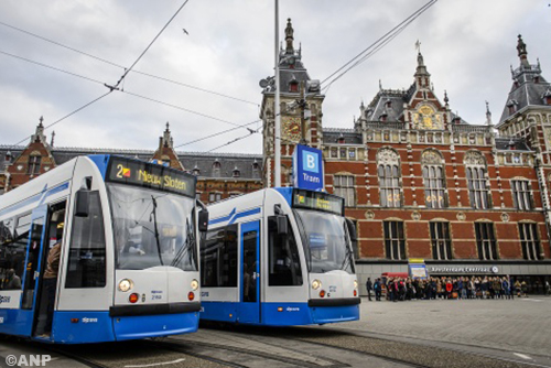 Openbaar vervoer in Amsterdam één minuut stil