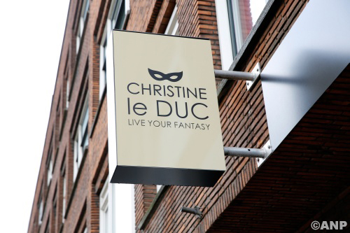 'Christine le Duc kleedt eigen personeel uit' 