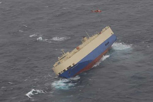 22 bemanningsleden van Panamees RoRo-vrachtschip de Modern Express gered [+foto&video]