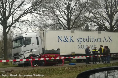 Ernstig ongeluk met auto en vrachtwagen op N65 [+foto&video]