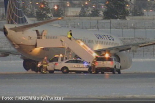 United Airlines 737 van de baan op Spokane Airport [+foto]