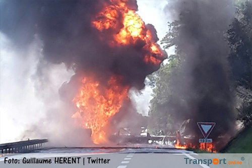 Chauffeur van tankwagen sterft in vlammenzee bij ongeval op Franse A43 [+foto's&video]