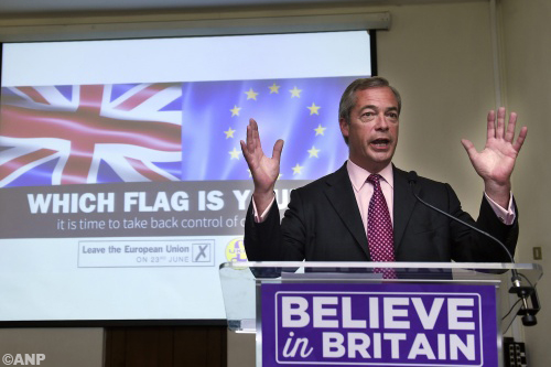 Nigel Farage legt leiderschap UKIP neer