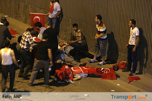 Parlementsgebouw Ankara zwaar beschadigd na couppoging Turkije [+foto's]