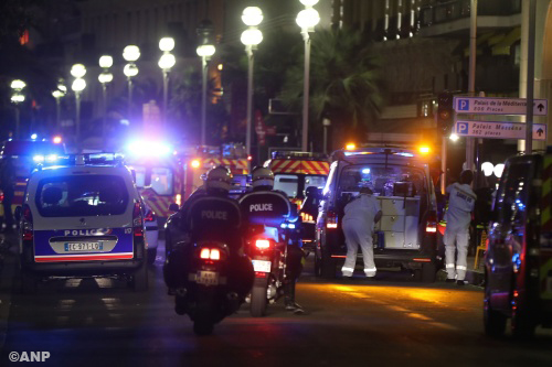 'Tientallen doden door truck in menigte Nice' [video+foto's]