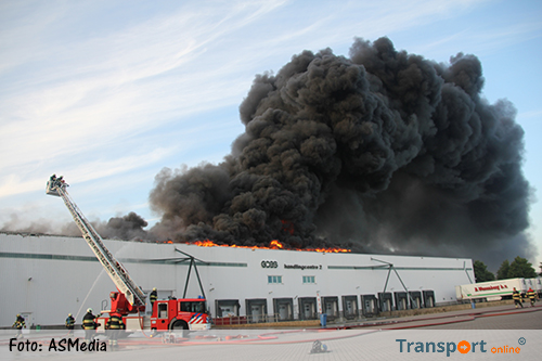 Grote brand bij Goes Handling Centre in De Meern [+foto's&video]