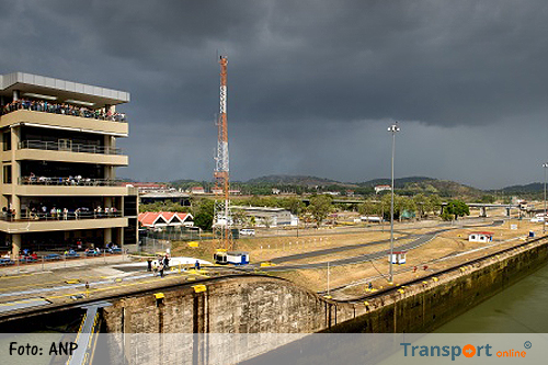Verbrede en verdiepte Panamakanaal geopend