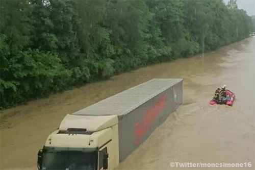 Doden door ernstige overstromingen in Beieren [+foto's]